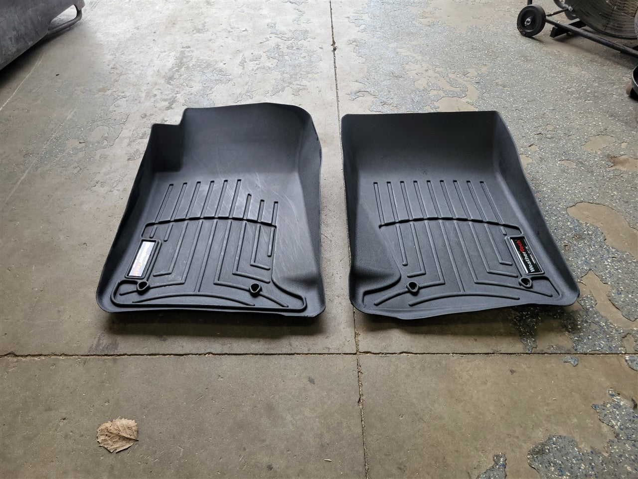 Used OEM 2010-2015 CAMARO WEATHERTECH FRONT FLOOR MAT LINERS PAIR, actual item photo 2