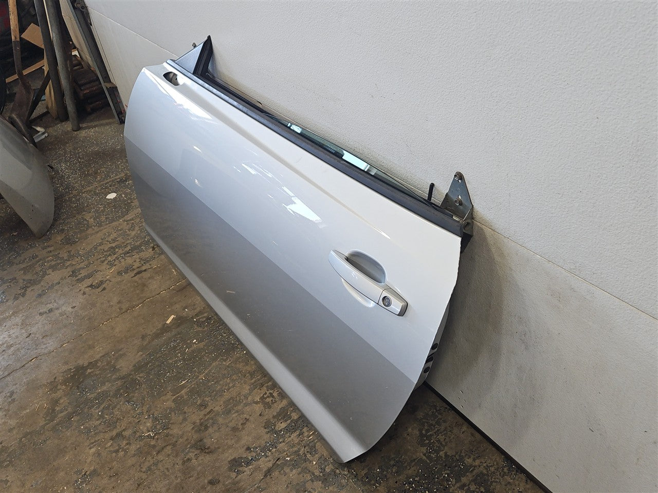 Used OEM 2011-2015 CAMARO FRONT DOOR DRIVER LH CONVERTIBLE, actual item photo 2