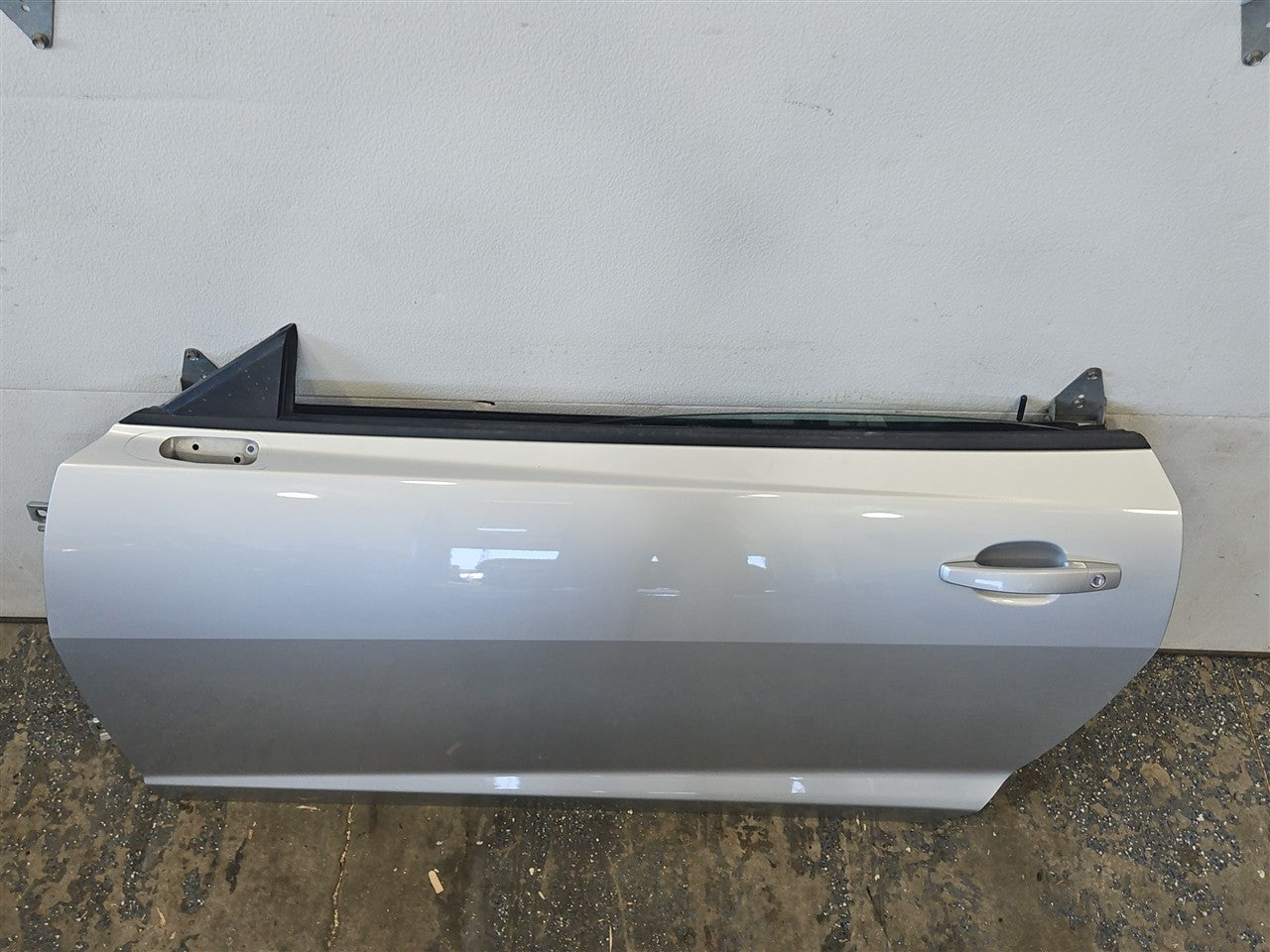 Used OEM 2011-2015 CAMARO FRONT DOOR DRIVER LH CONVERTIBLE, actual item photo 3