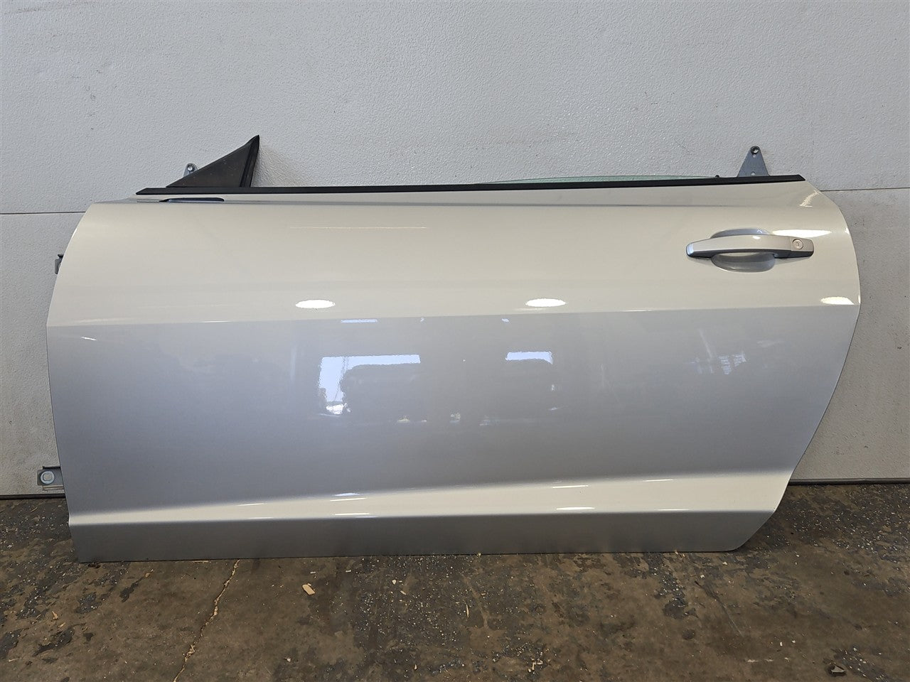 Used OEM 2011-2015 CAMARO FRONT DOOR DRIVER LH CONVERTIBLE, actual item photo 4