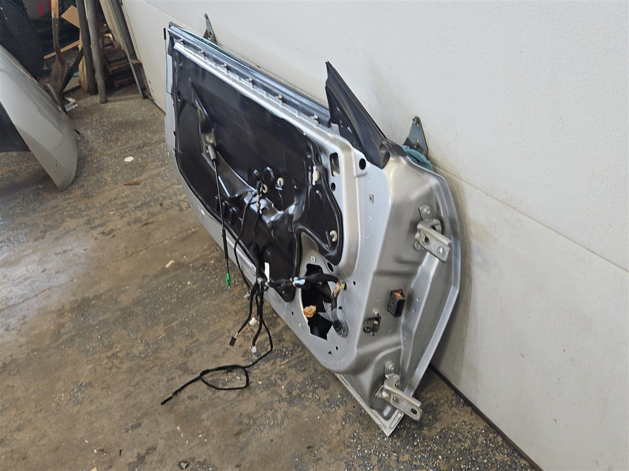 Used OEM 2011-2015 CAMARO FRONT DOOR DRIVER LH CONVERTIBLE, actual item photo 7