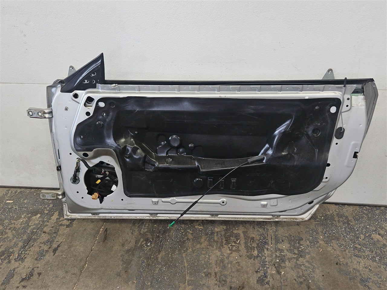 Used OEM 2011-2015 CAMARO FRONT DOOR PASSENGER RH CONVERTIBLE SILVER, actual item photo 6