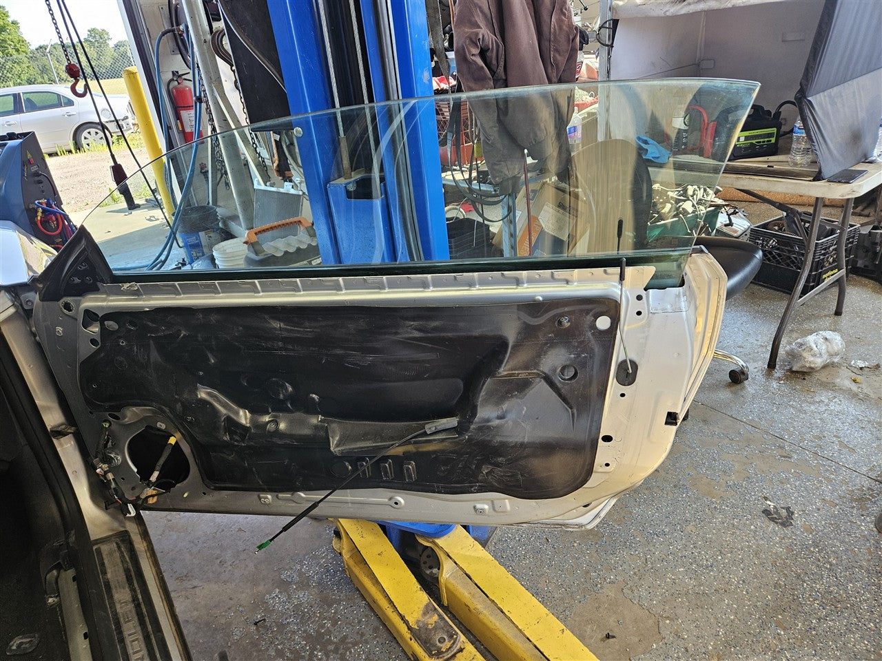 Used OEM 2011-2015 CAMARO FRONT DOOR PASSENGER RH CONVERTIBLE SILVER, actual item photo 17