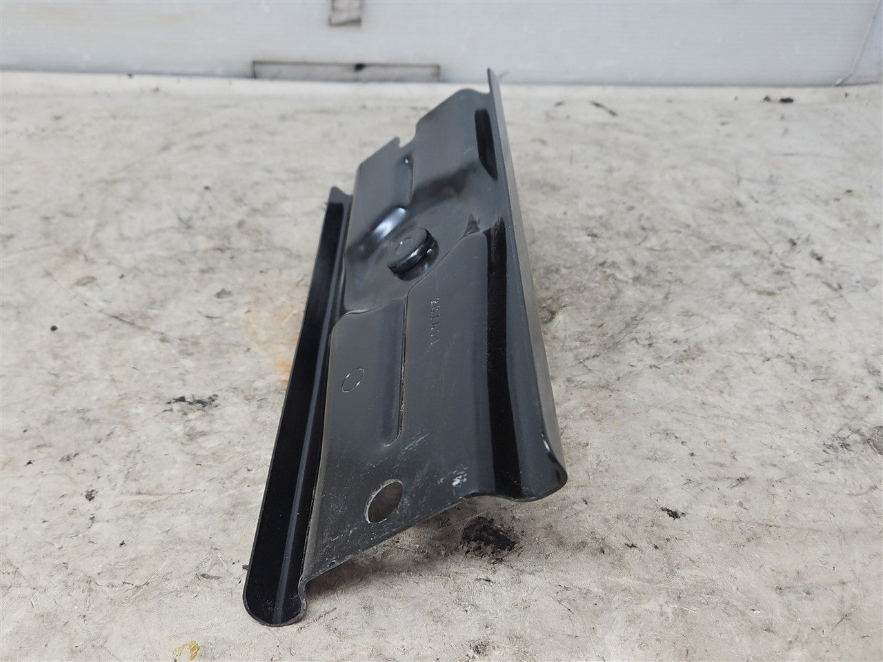 Used OEM 2010-2015 CAMARO BATTERY HOLD DOWN TOP BRACKET 22765899, actual item photo 7