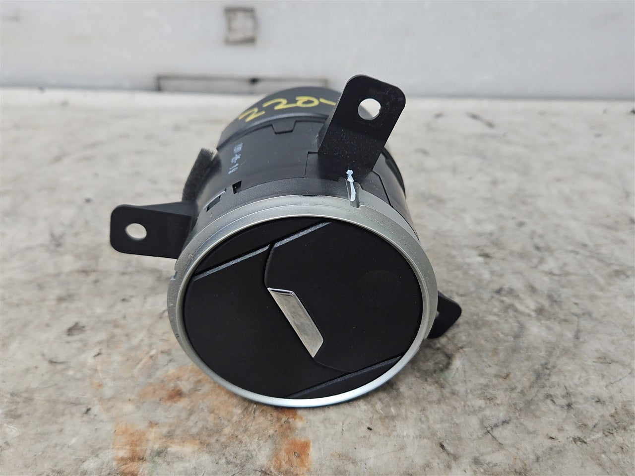 Used OEM 2010-2015 CAMARO DASH VENT ROUND DRIVER LH OR PASSENGER RH, actual item photo 1