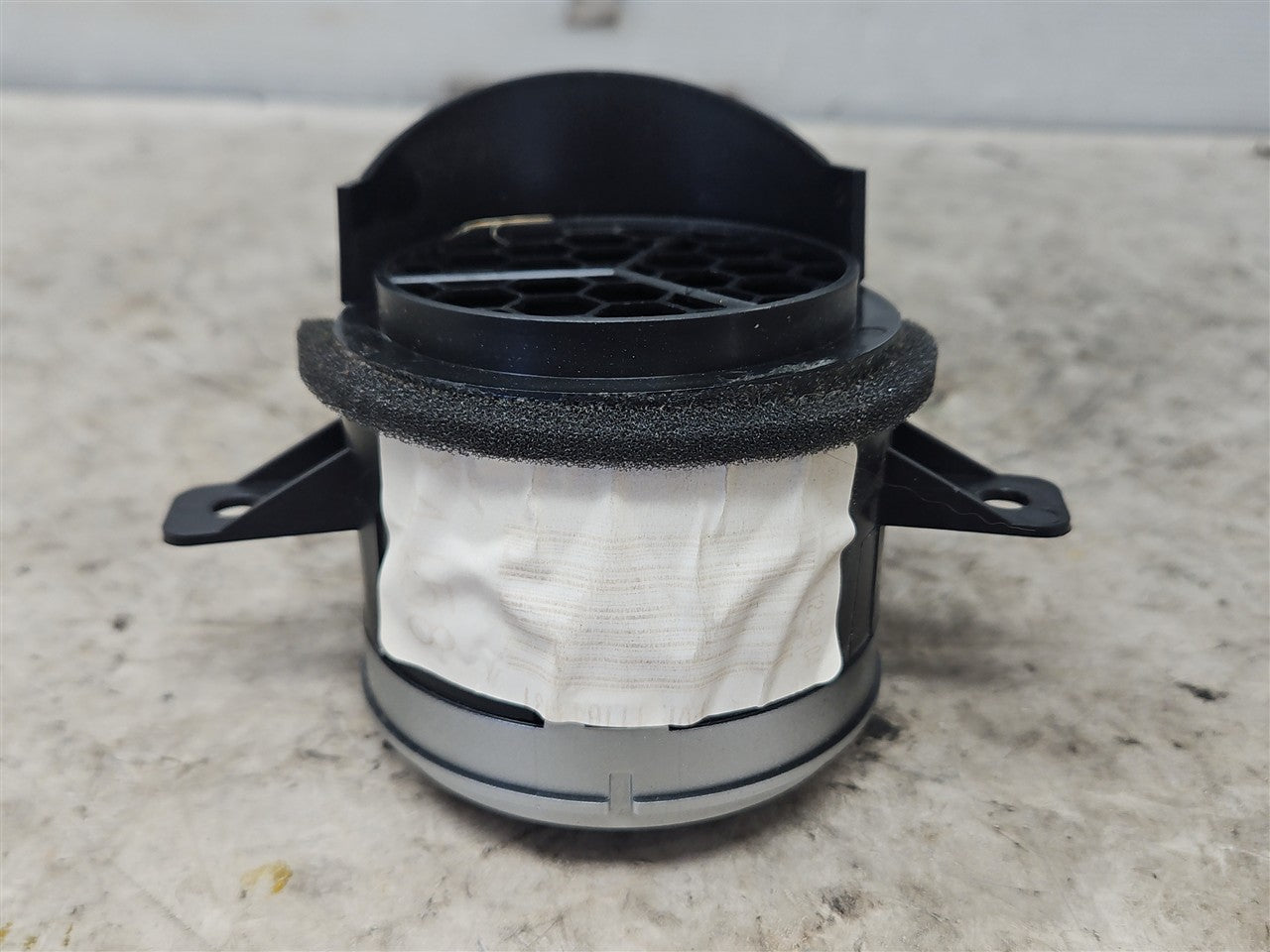 Used OEM 2010-2015 CAMARO DASH VENT ROUND DRIVER LH OR PASSENGER RH, actual item photo 6