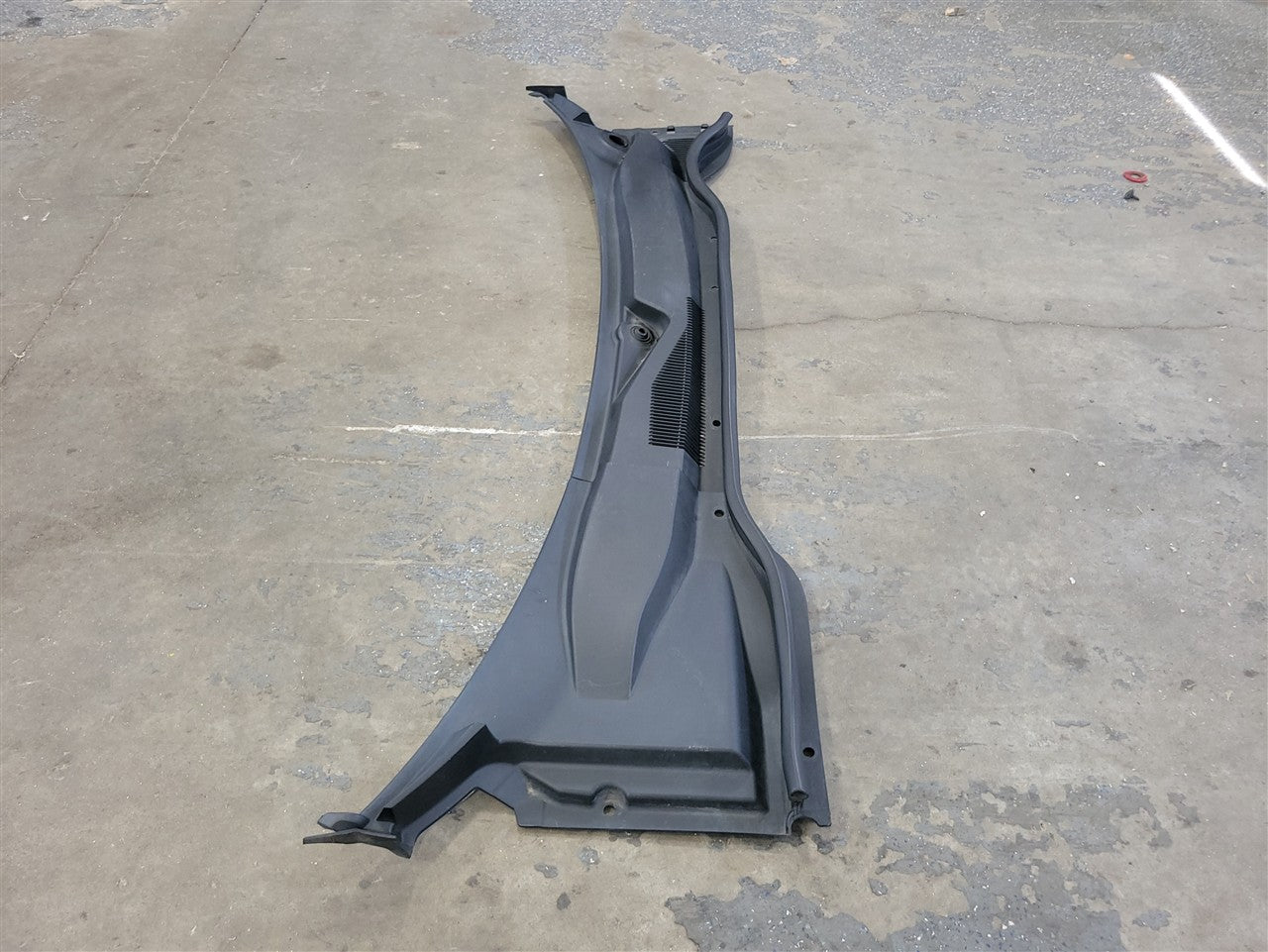 Used OEM 2010-2015 CAMARO WINDSHIELD WIPER COWL TRIM PANEL PASSENGER, actual item photo 4
