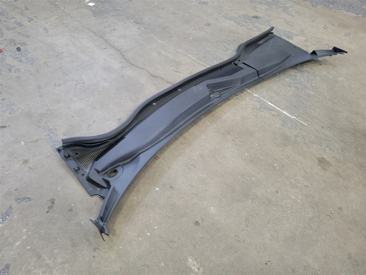 Used OEM 2010-2015 CAMARO WINDSHIELD WIPER COWL TRIM PANEL PASSENGER, actual item photo 9