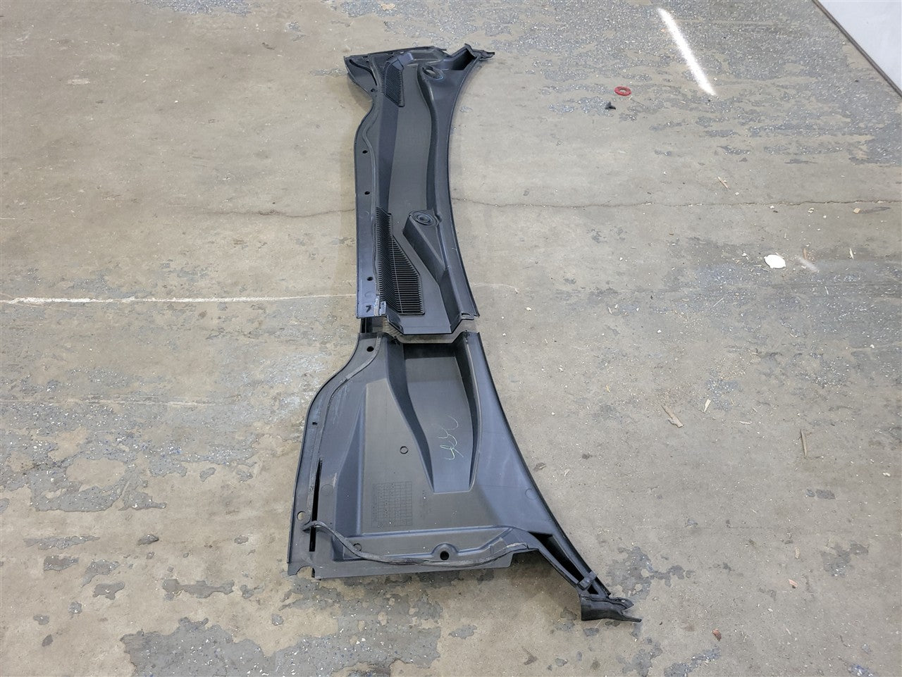 Used OEM 2010-2015 CAMARO WINDSHIELD WIPER COWL TRIM PANEL PASSENGER, actual item photo 14