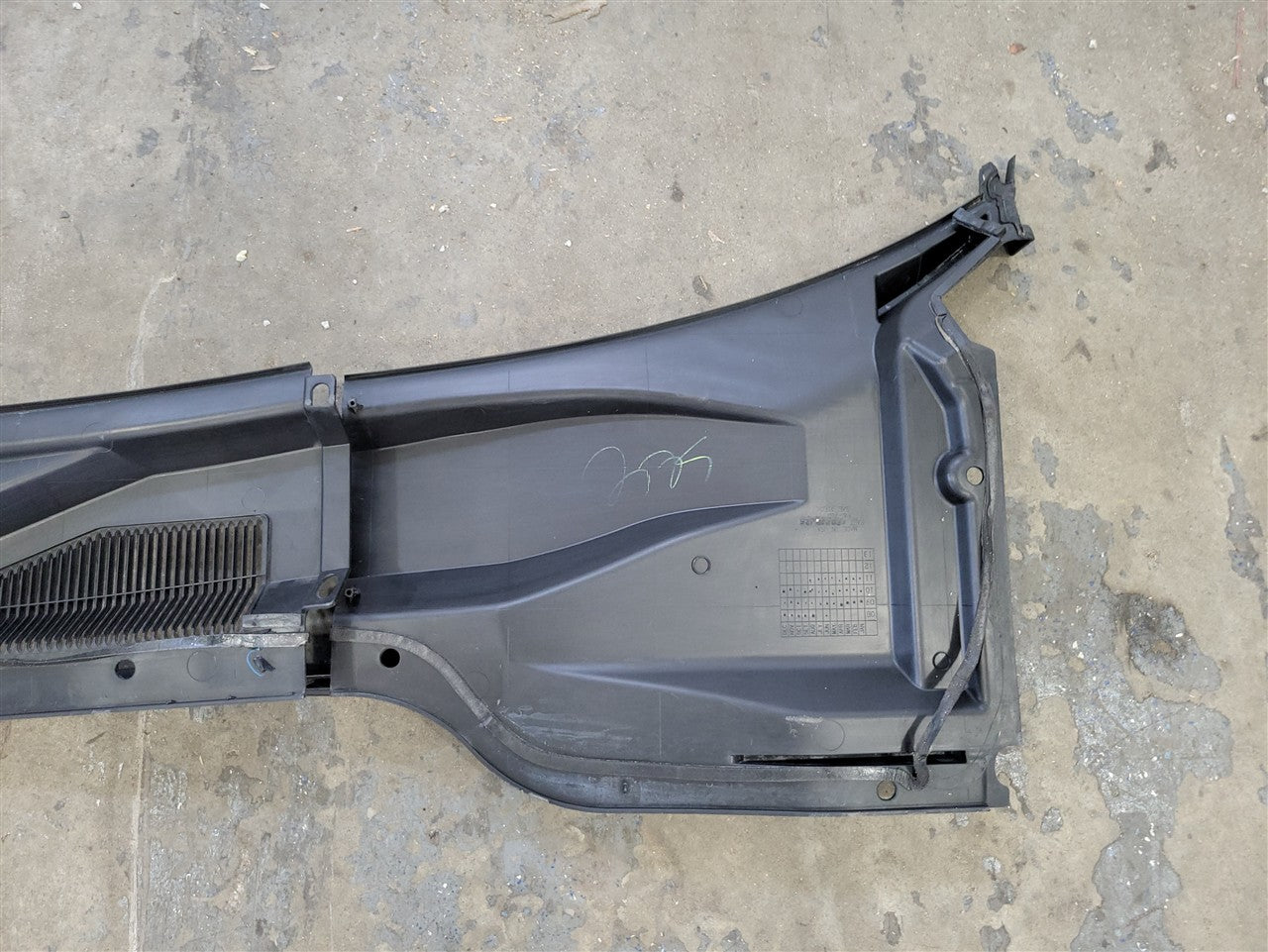 Used OEM 2010-2015 CAMARO WINDSHIELD WIPER COWL TRIM PANEL PASSENGER, actual item photo 18