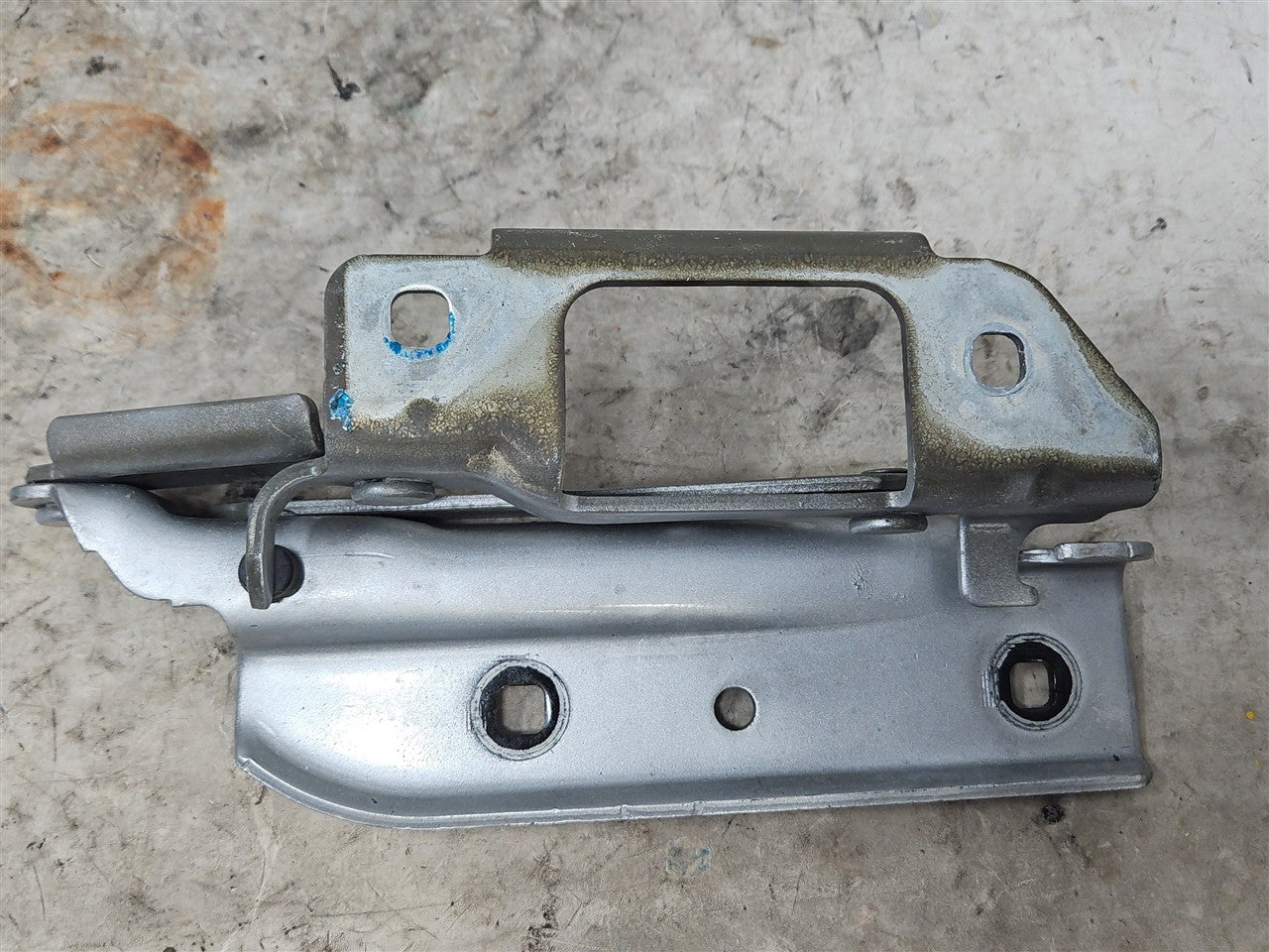Used OEM 2010-2015 CAMARO HOOD HINGES PAIR LH RH SWITCHBLADE SILVER, actual item photo 5