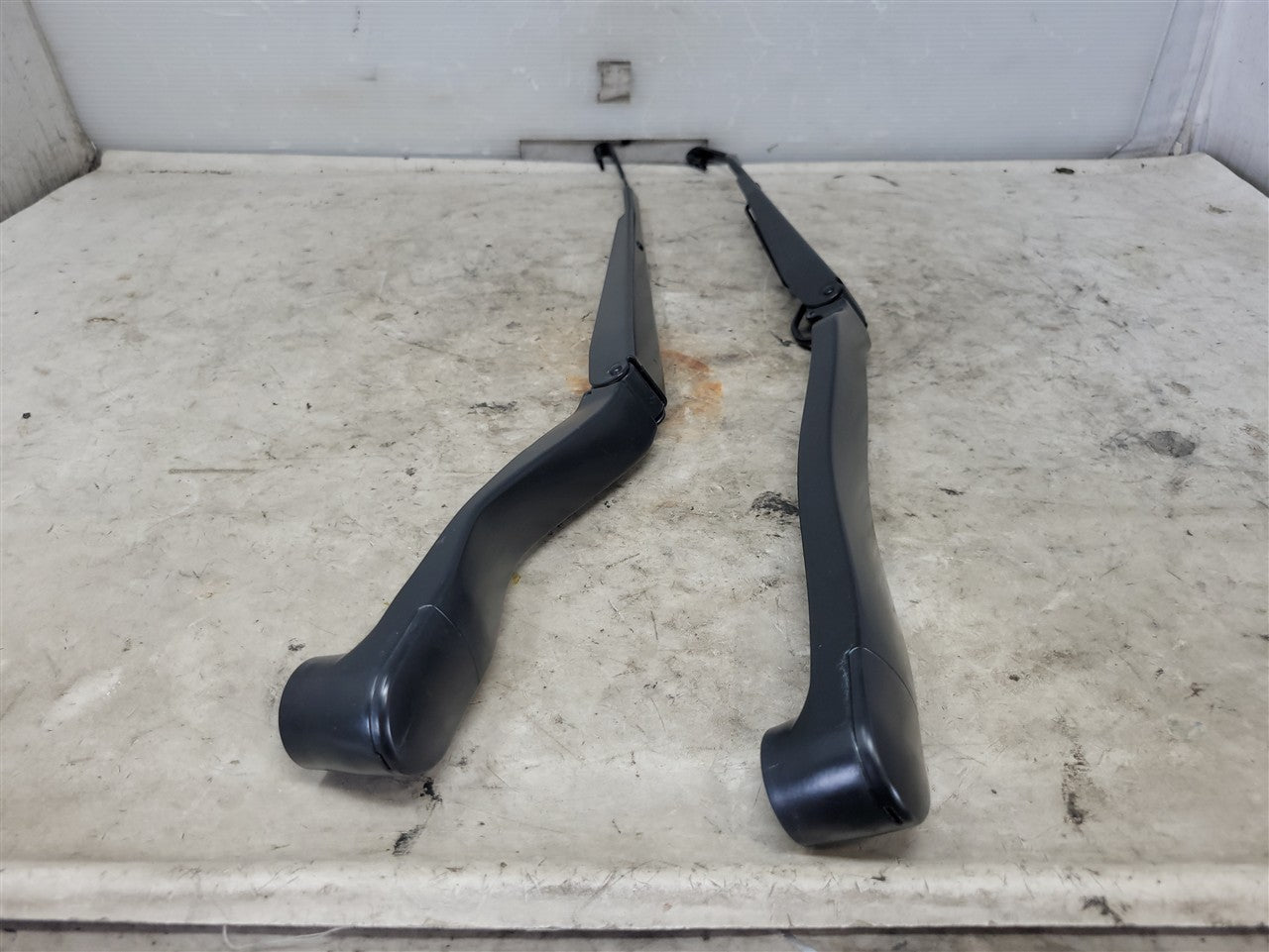 Used OEM 2010-2015 CAMARO WINDSHIELD WIPER ARMS PAIR DRIVER LH, actual item photo 7
