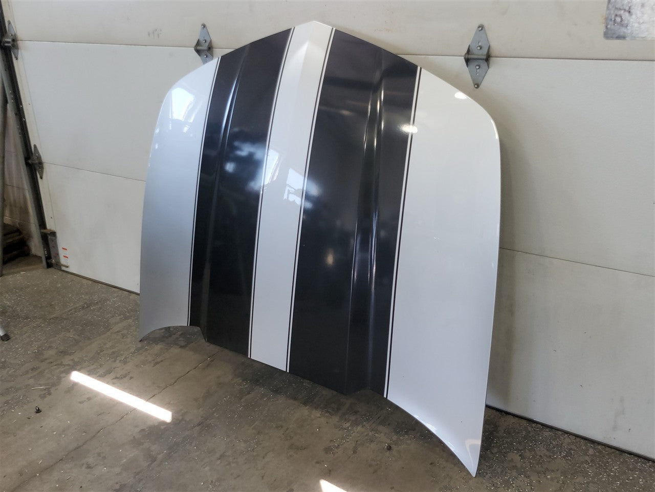 Used OEM 2010-2015 CAMARO HOOD SS SWITCHBLADE SILVER GAN, actual item photo 2