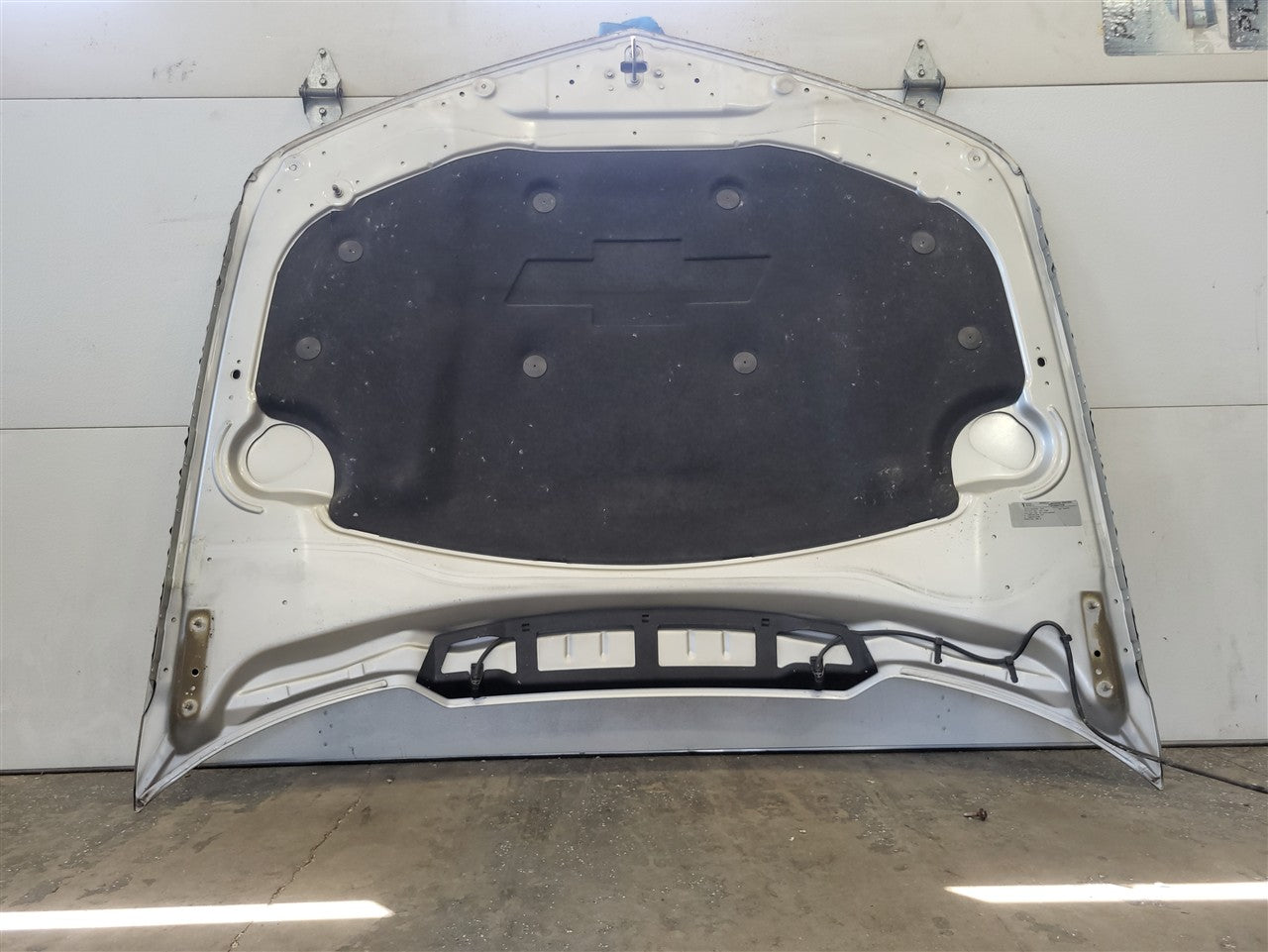 Used OEM 2010-2015 CAMARO HOOD SS SWITCHBLADE SILVER GAN, actual item photo 4