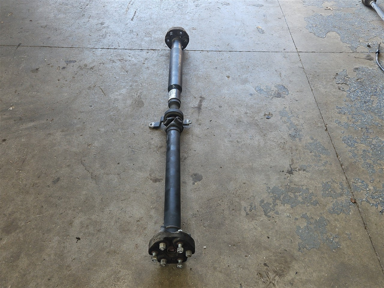 Used OEM 2010-2015 CAMARO SS AUTO REAR DRIVE SHAFT 92237000, actual item photo 3