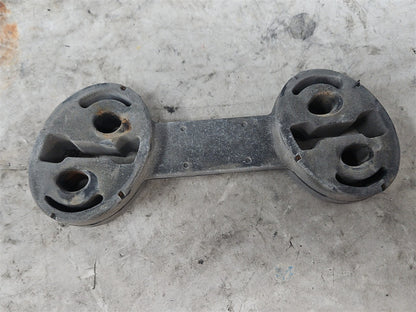 Used OEM 2010-2015 CAMARO SS REAR EXHAUST HANGERS SET OF 4 92231199, actual item photo 13