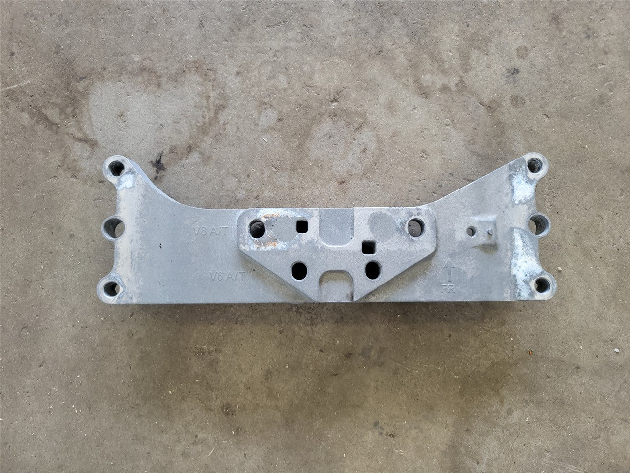 Used OEM 2010-2015 CAMARO AUTOMATIC TRANSMISSION CROSSMEMBER SUPPORT, actual item photo 1