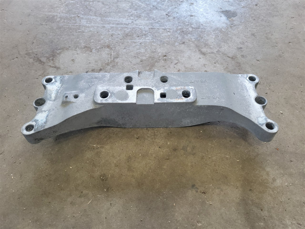 Used OEM 2010-2015 CAMARO AUTOMATIC TRANSMISSION CROSSMEMBER SUPPORT, actual item photo 4