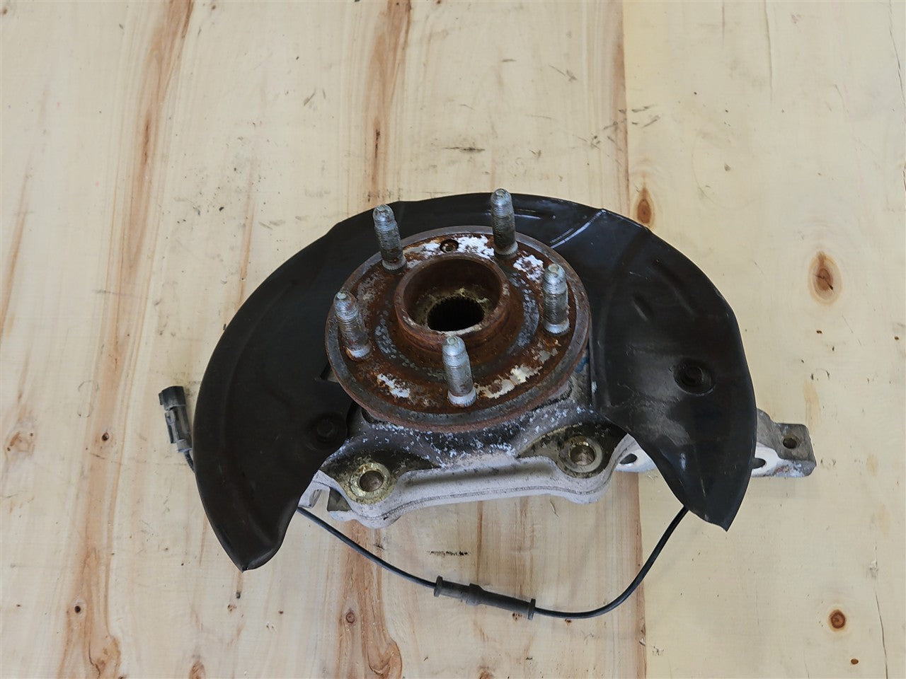 Used OEM 2010-2015 CAMARO FRONT SPINDLE KNUCKLE DRIVER LH 23192989, actual item photo 5