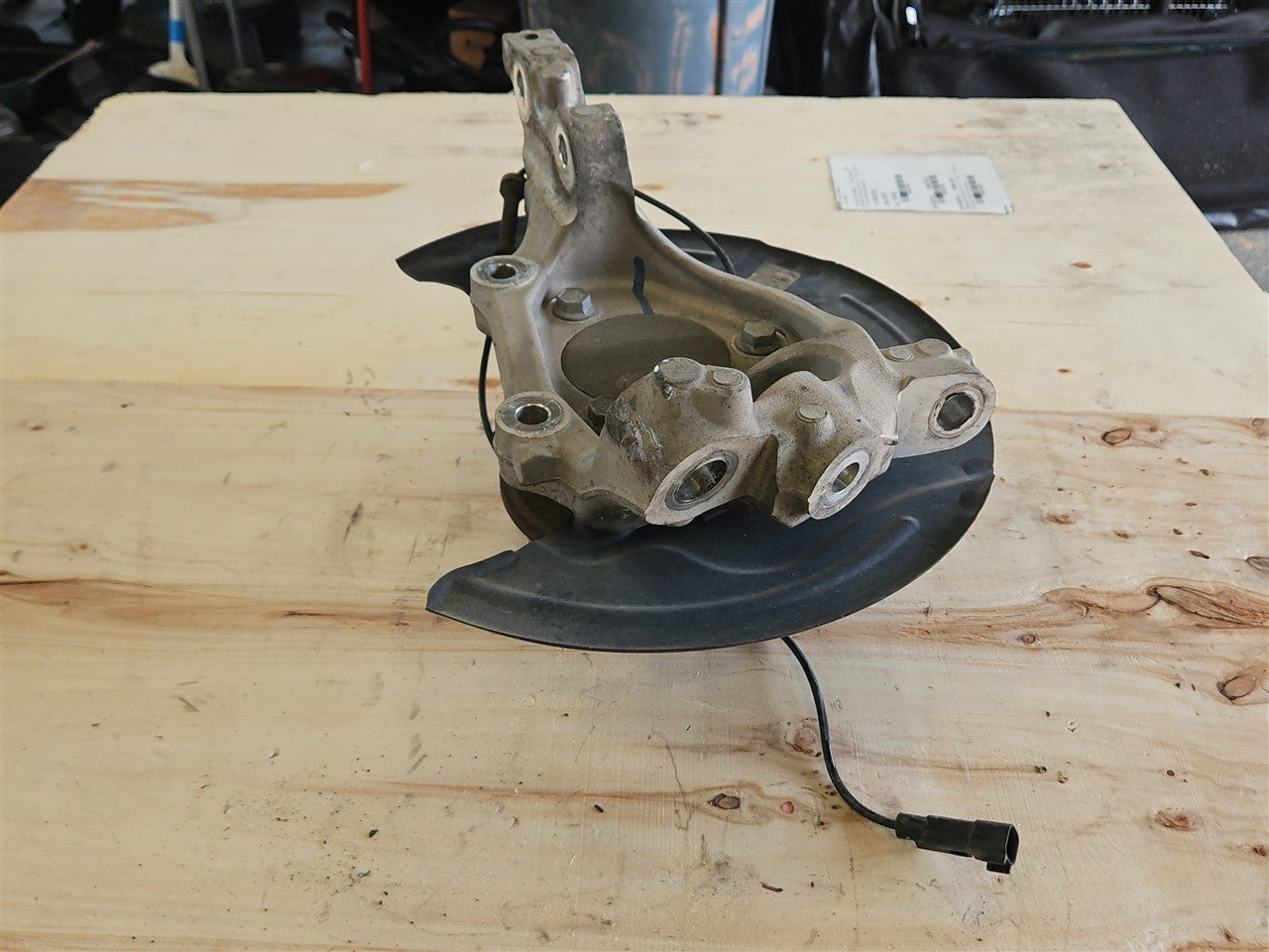 Used OEM 2010-2015 CAMARO FRONT SPINDLE KNUCKLE DRIVER LH 23192989, actual item photo 7
