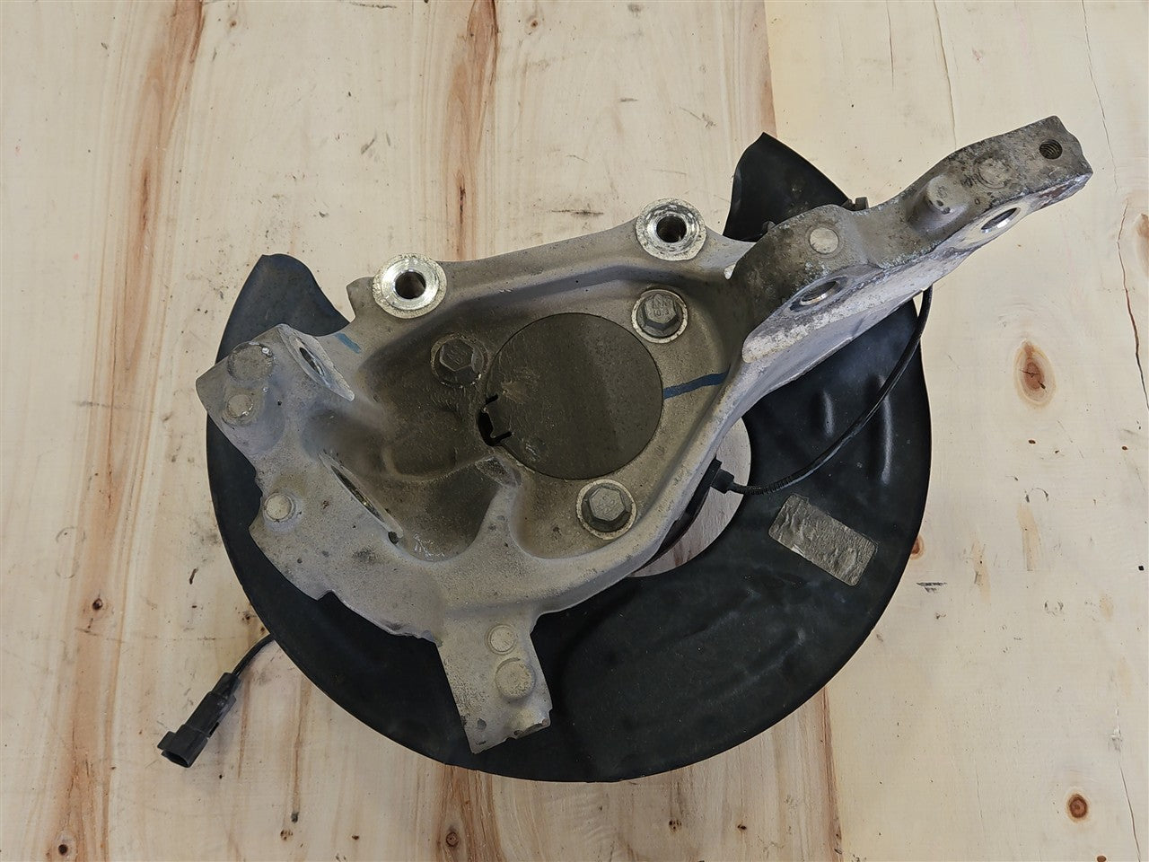 Used OEM 2010-2015 CAMARO FRONT SPINDLE KNUCKLE DRIVER LH 23192989, actual item photo 10