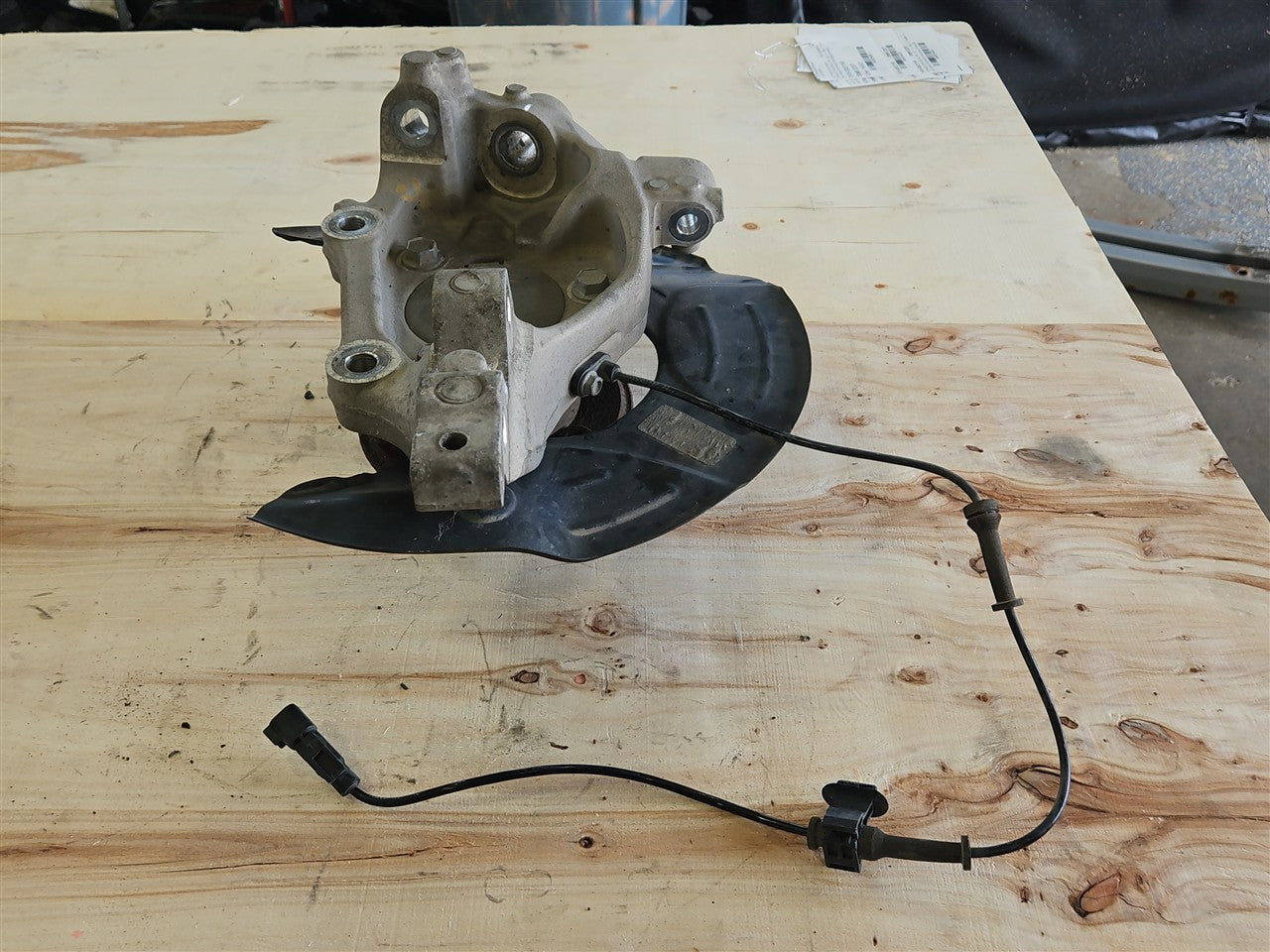 Used OEM 2010-2015 CAMARO FRONT SPINDLE KNUCKLE WITH WHEEL HUB RH, actual item photo 7