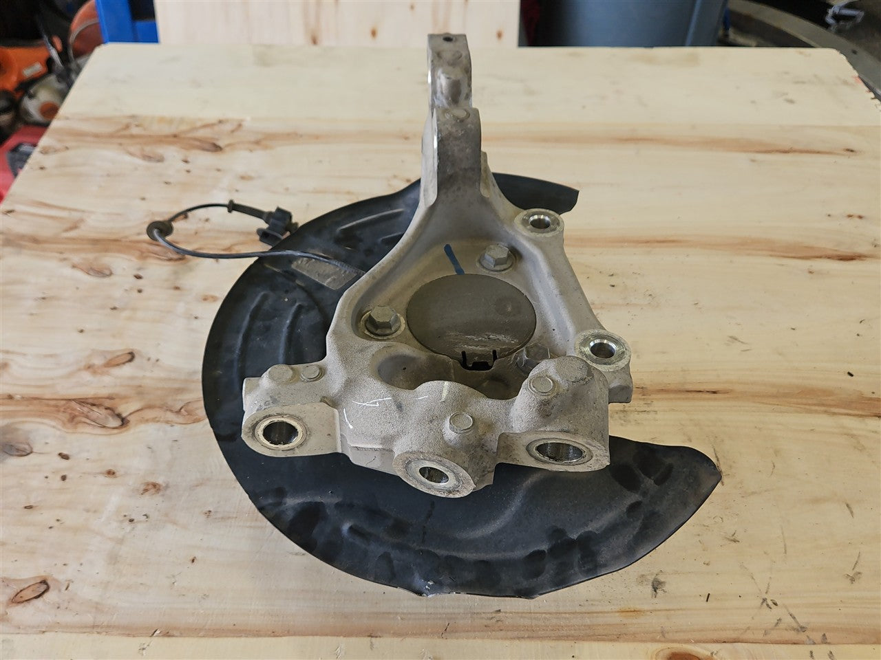 Used OEM 2010-2015 CAMARO FRONT SPINDLE KNUCKLE WITH WHEEL HUB RH, actual item photo 9