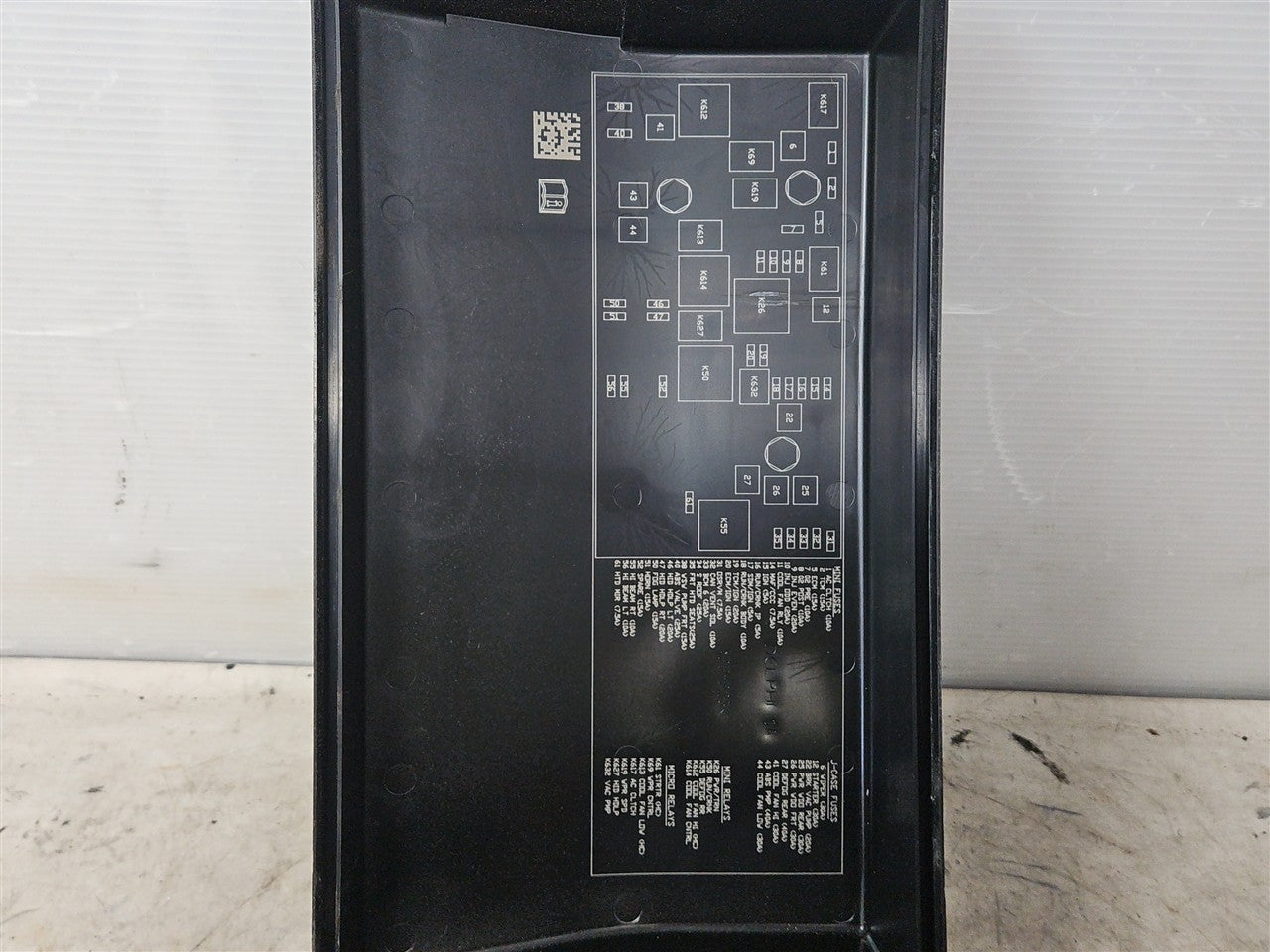 Used OEM 2012-2015 CAMARO ENGINE BAY FUSE BOX & LID 22760635, actual item photo 12