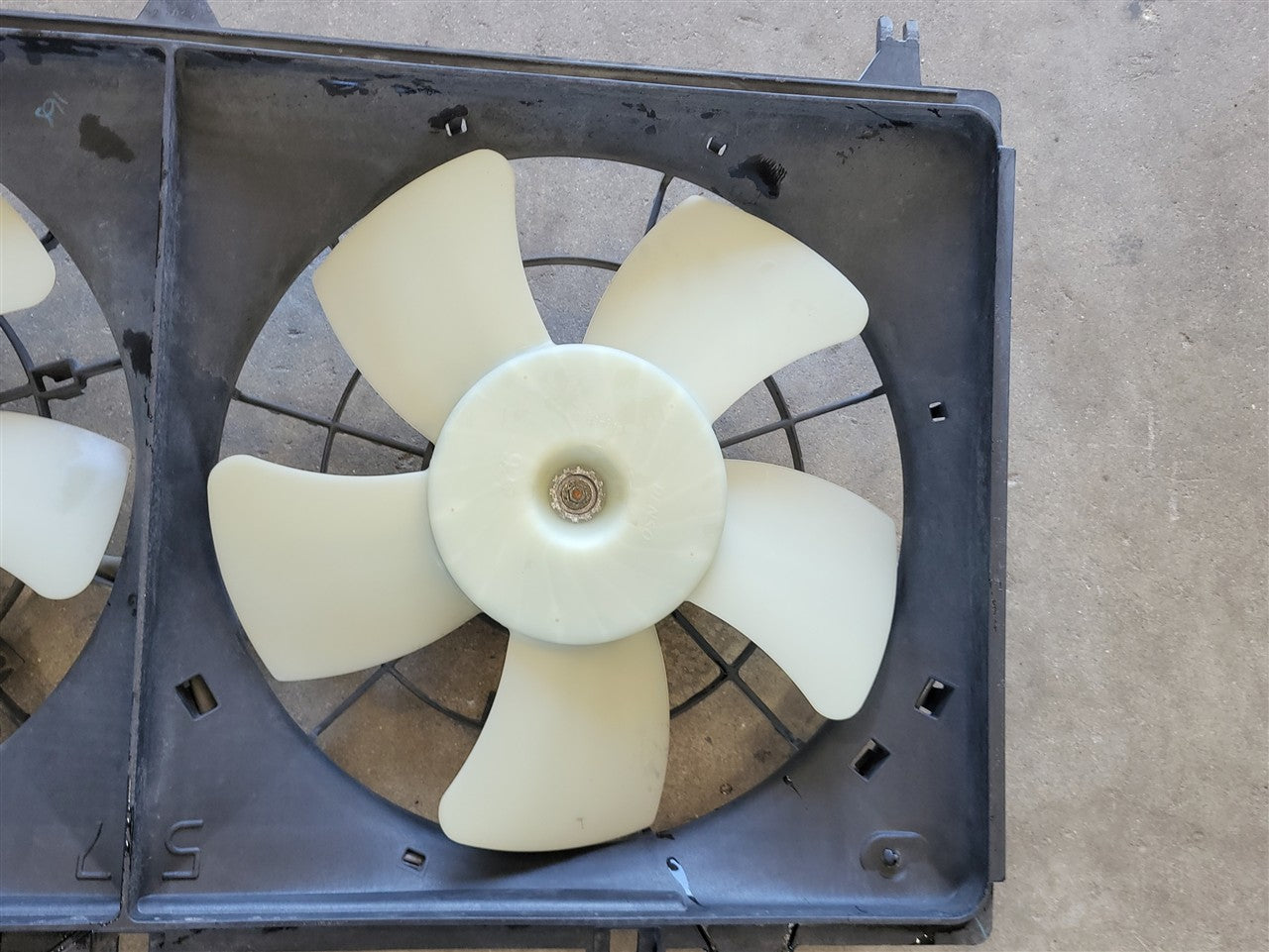 Used OEM 2012-2015 CAMARO RADIATOR COOLING FANS DUAL 6 2L, actual item photo 3