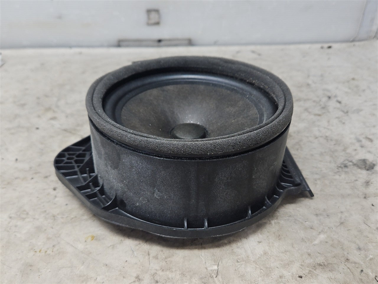 Used OEM 2010-2015 CAMARO BOSTON DOOR SPEAKER PASSENGER RH OR DRIVER, actual item photo 1