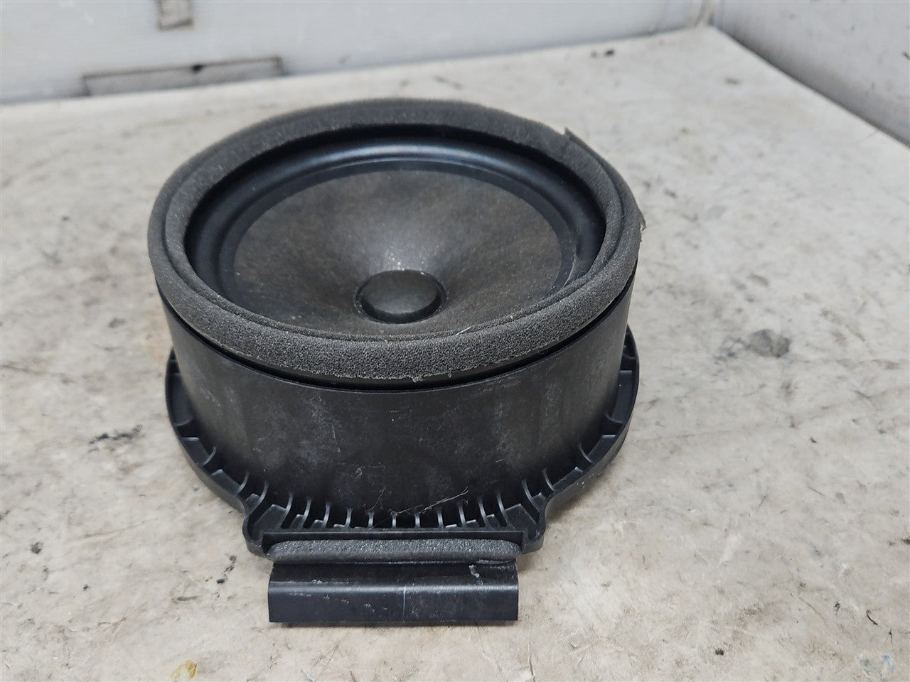 Used OEM 2010-2015 CAMARO BOSTON DOOR SPEAKER PASSENGER RH OR DRIVER, actual item photo 4