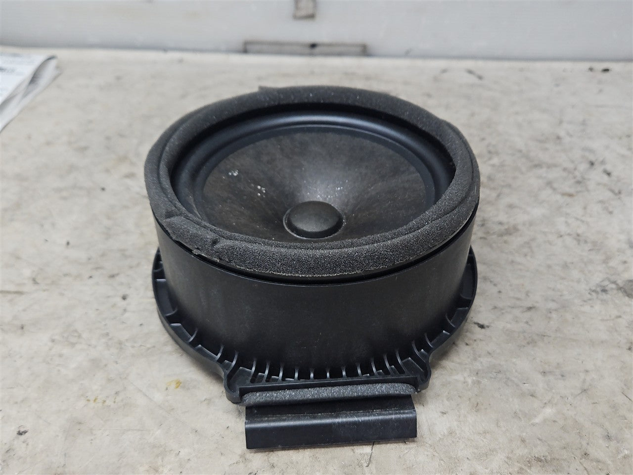 Used OEM 2010-2015 CAMARO BOSTON DOOR SPEAKER PASSENGER RH OR DRIVER, actual item photo 1