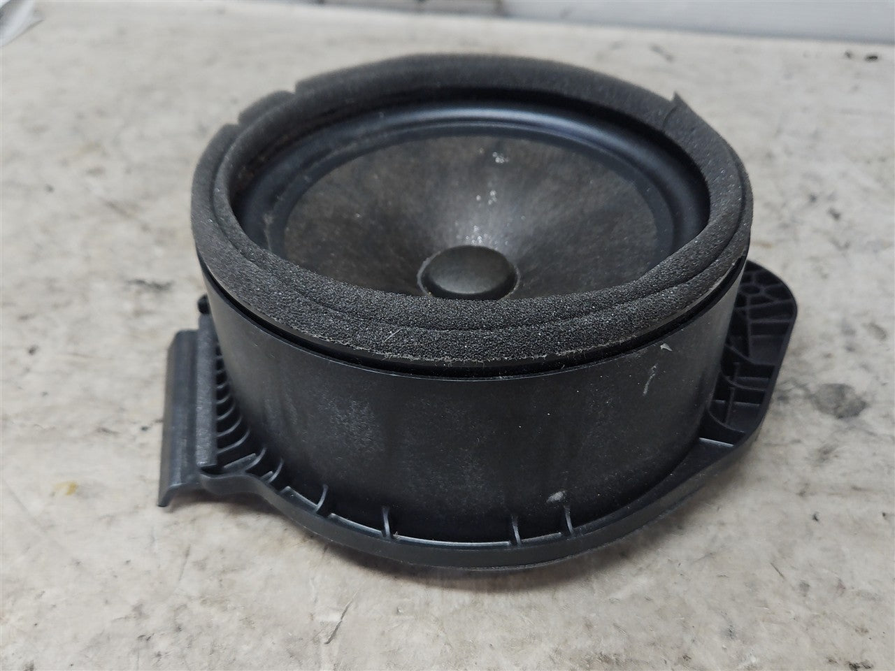 Used OEM 2010-2015 CAMARO BOSTON DOOR SPEAKER PASSENGER RH OR DRIVER, actual item photo 4
