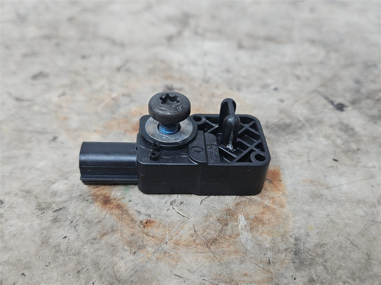 Used OEM 2010-2015 CAMARO OEM CRASH SENSOR 13502341, actual item photo 1