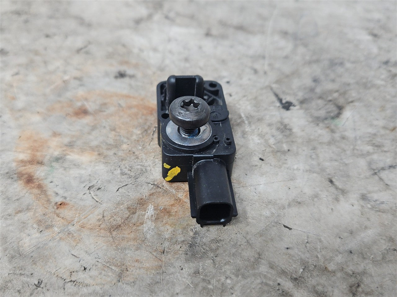 Used OEM 2010-2015 CAMARO OEM CRASH SENSOR 13502341, actual item photo 2