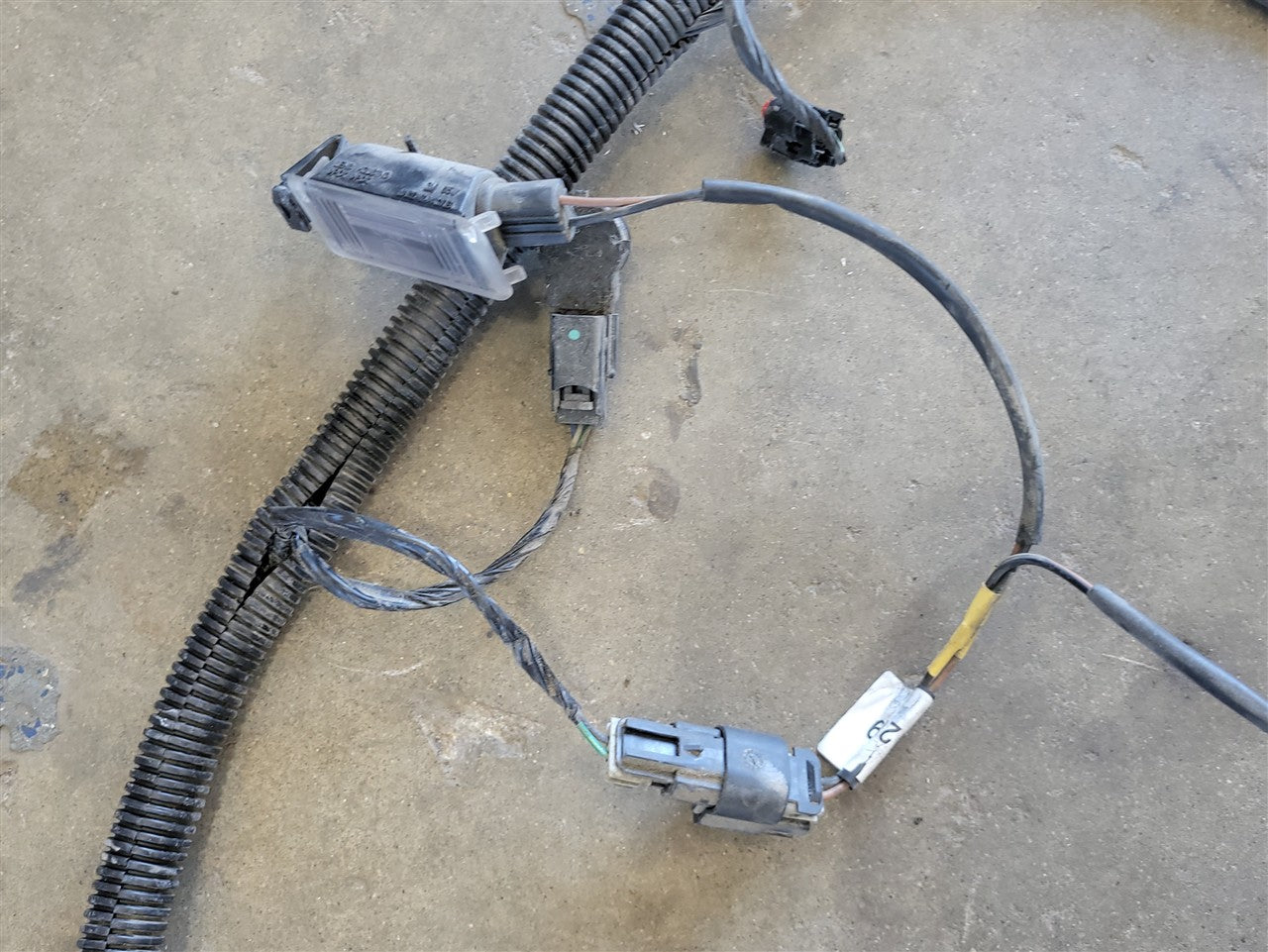 Used OEM 2012-2013 CAMARO REAR BUMPER WIRING HARNESS WITH PARK, actual item photo 4