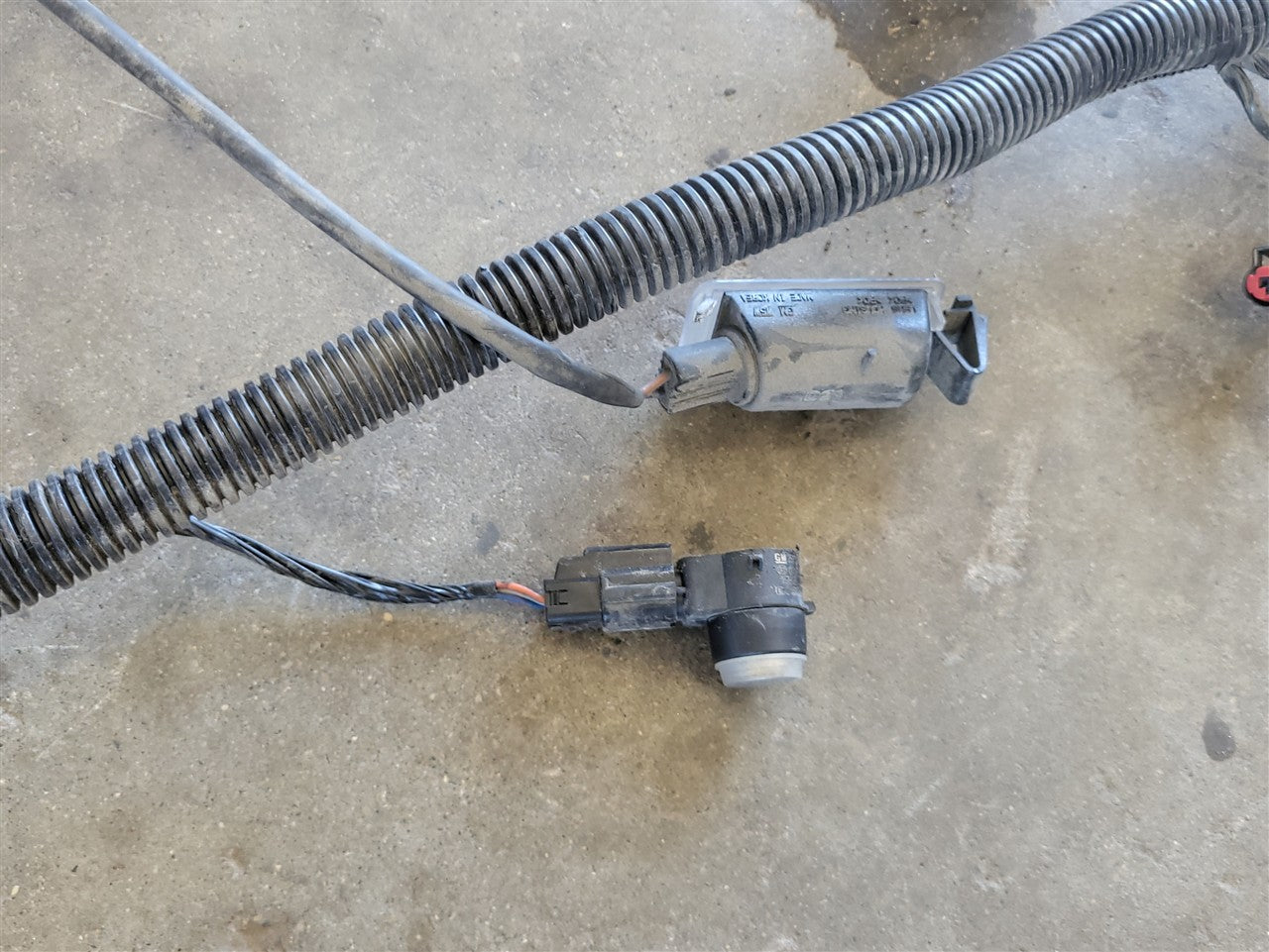 Used OEM 2012-2013 CAMARO REAR BUMPER WIRING HARNESS WITH PARK, actual item photo 6