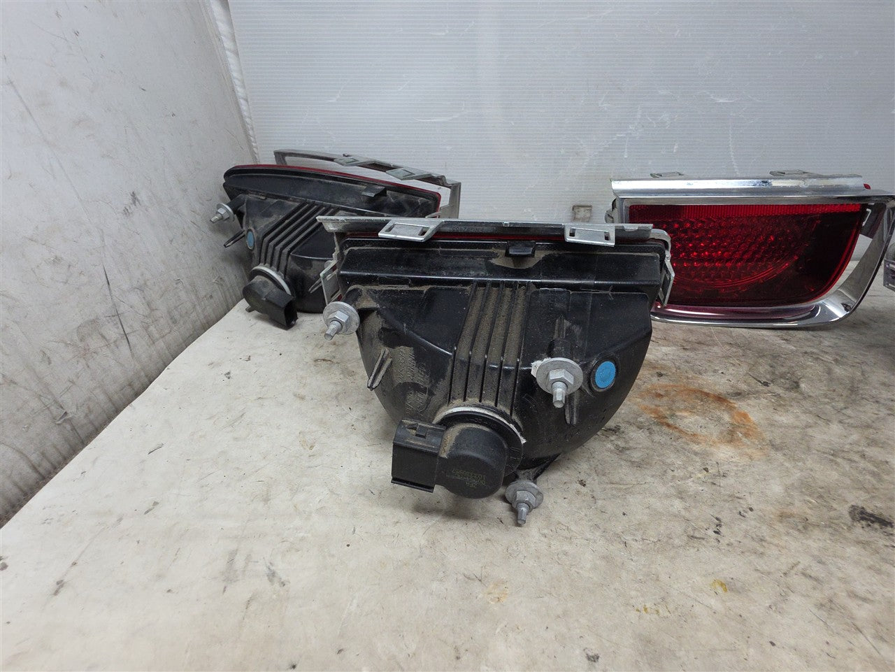 Used OEM 2010-2013 CAMARO TAIL LIGHT SET OF 4 RS WITH BEZELS DRIVER, actual item photo 8