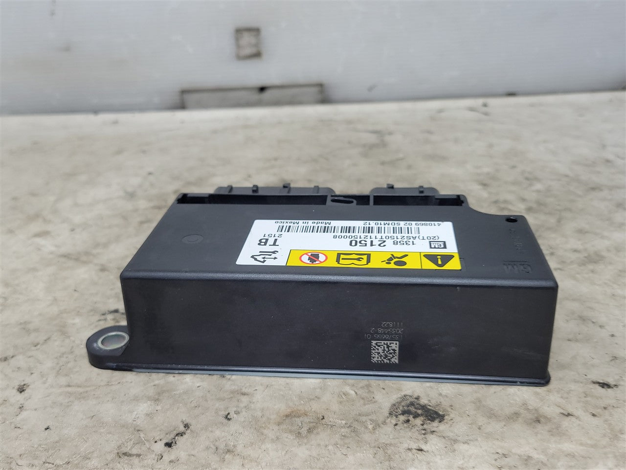 Used OEM 2010-2013 ALLURE CAMARO LACROSSE REGAL SAAB 9-5 SONIC SRS, actual item photo 4