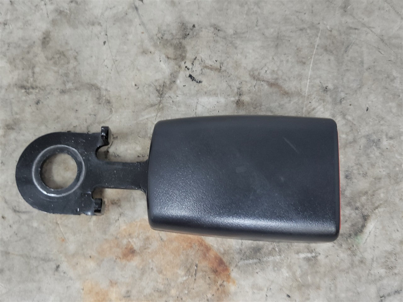Used OEM 2010-2015 CAMARO REAR SEAT BELT BUCKLE PASSENGER RH OR, actual item photo 1