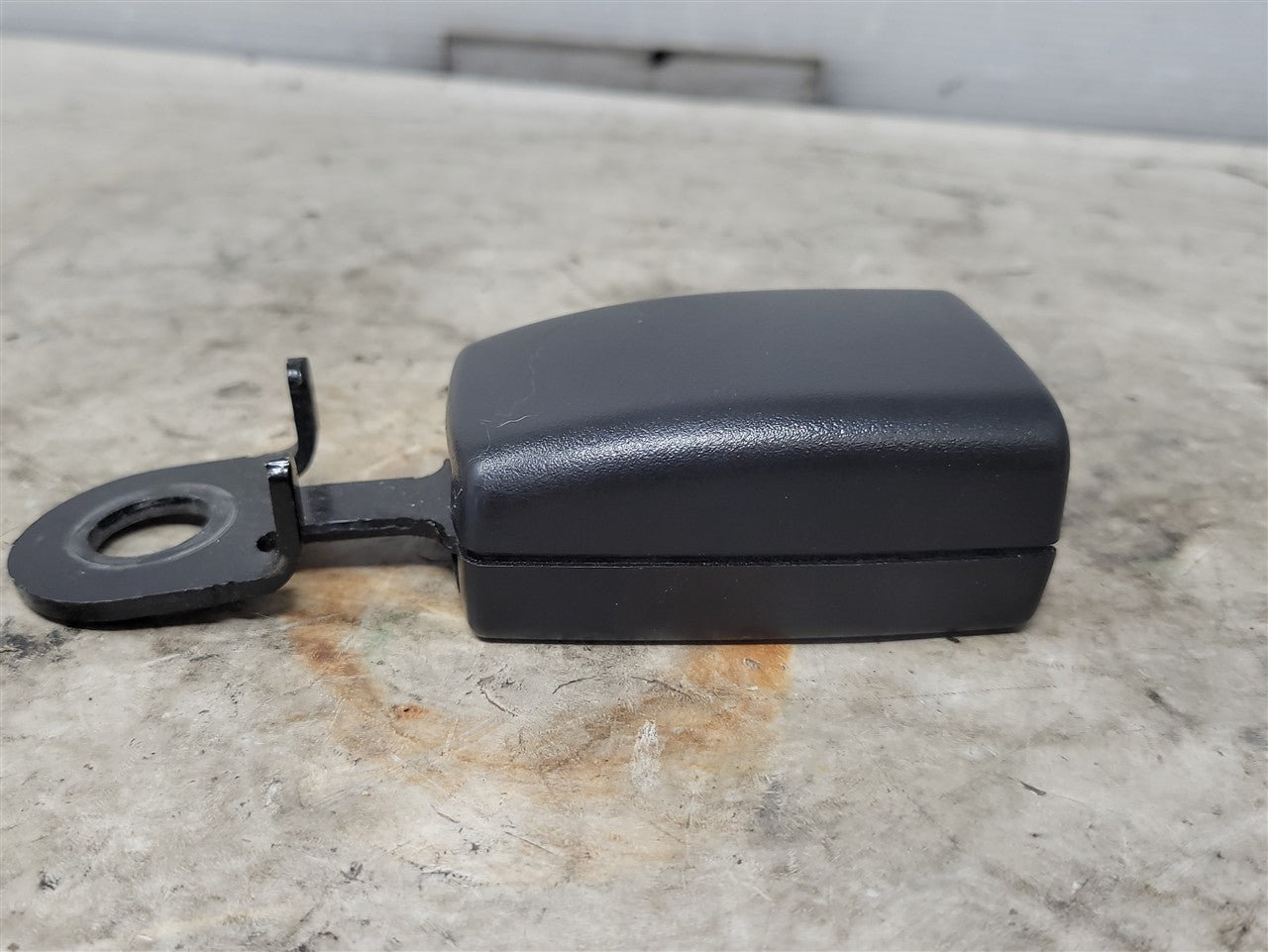 Used OEM 2010-2015 CAMARO REAR SEAT BELT BUCKLE PASSENGER RH DRIVER, actual item photo 5