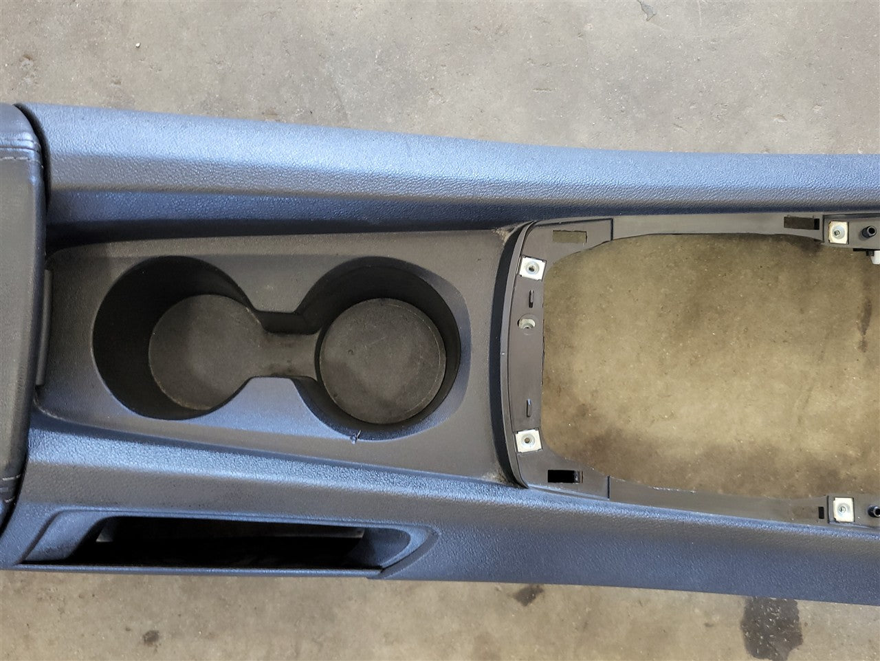 Used OEM 2013-2014 CAMARO CENTER CONSOLE AUTOMATIC BLACK, actual item photo 3