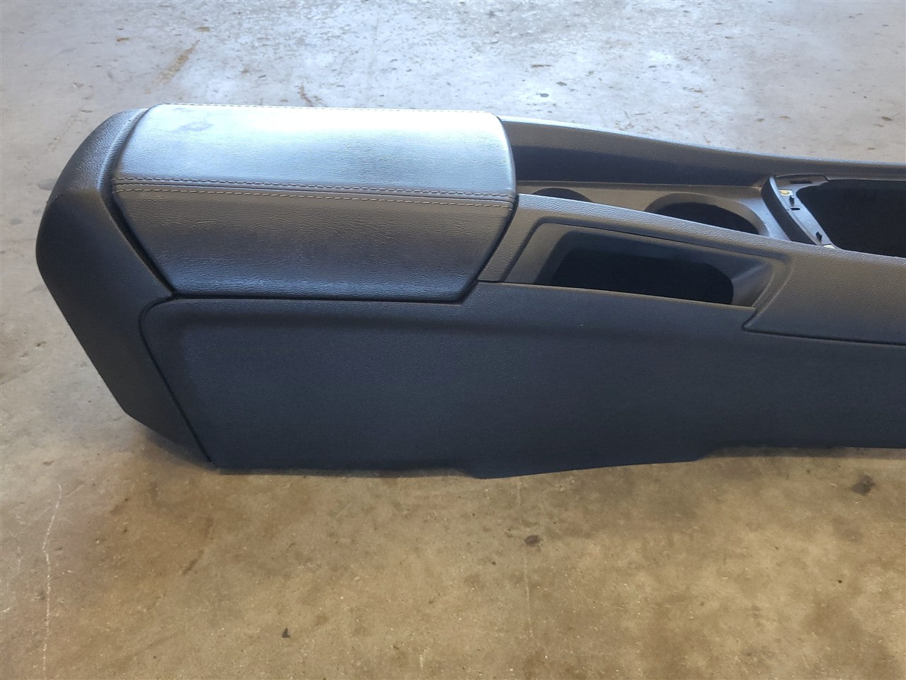 Used OEM 2013-2014 CAMARO CENTER CONSOLE AUTOMATIC BLACK, actual item photo 5