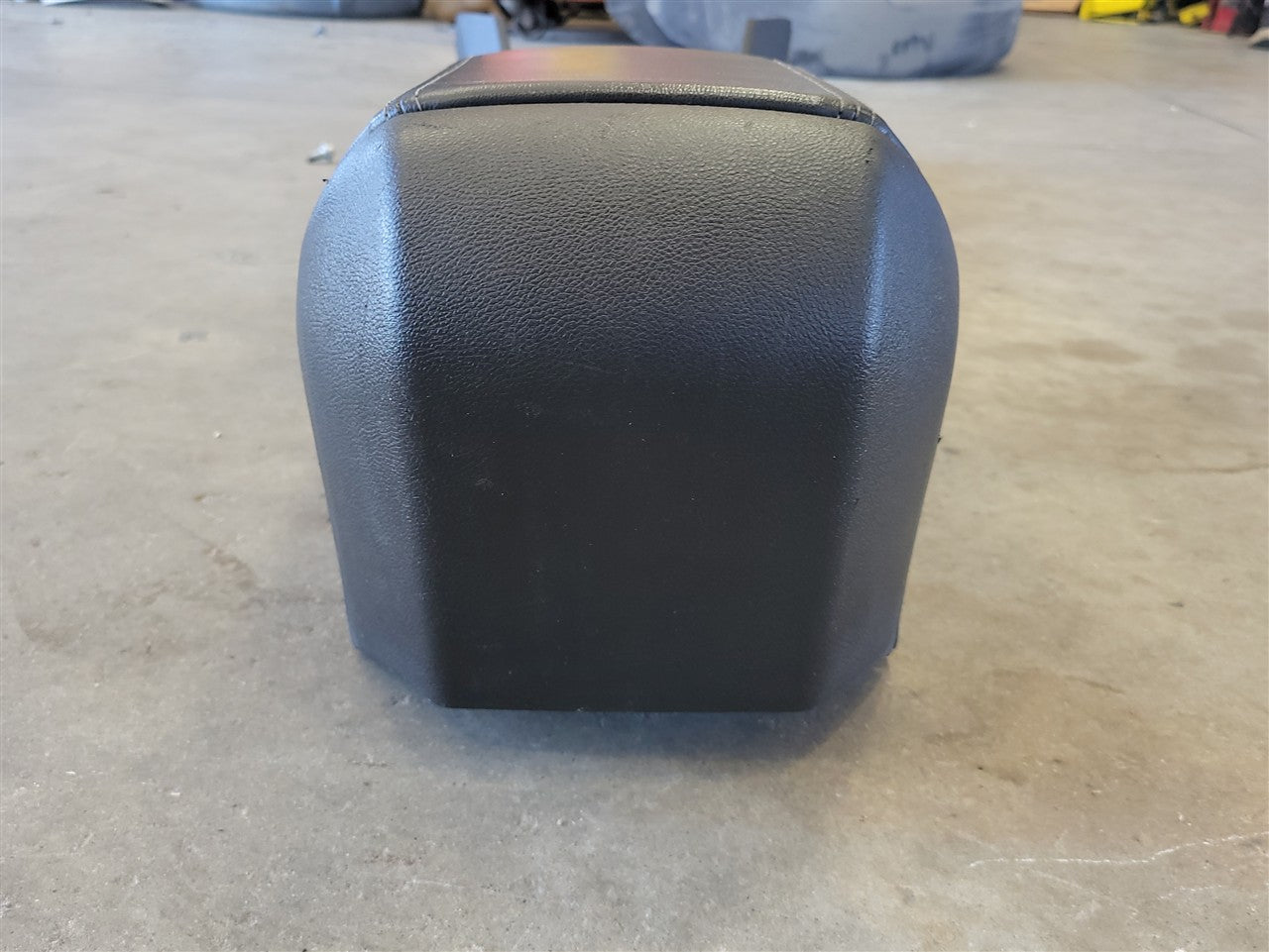 Used OEM 2013-2014 CAMARO CENTER CONSOLE AUTOMATIC BLACK, actual item photo 7