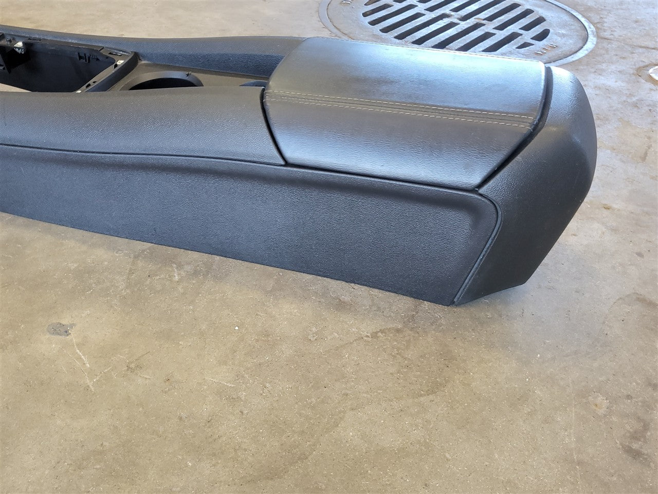 Used OEM 2013-2014 CAMARO CENTER CONSOLE AUTOMATIC BLACK, actual item photo 8