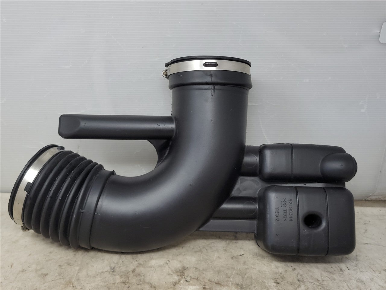 Used OEM 2010-2015 CAMARO SS AIR INTAKE ELBOW BELLOWS 92196314, actual item photo 11