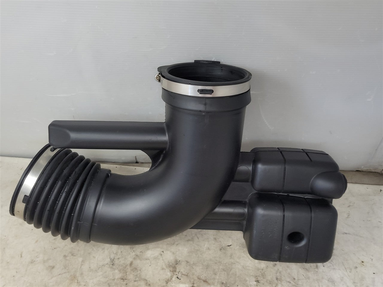 Used OEM 2010-2015 CAMARO SS AIR INTAKE ELBOW BELLOWS 92196314, actual item photo 12