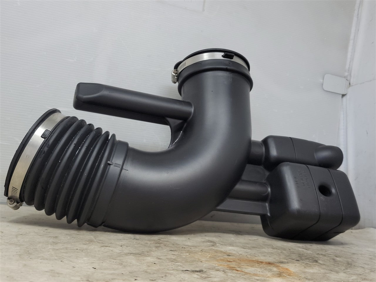 Used OEM 2010-2015 CAMARO SS AIR INTAKE ELBOW BELLOWS 92196314, actual item photo 15
