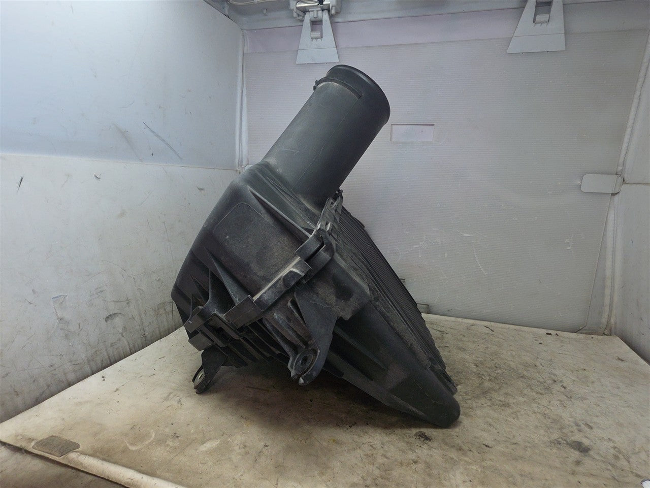 Used OEM 2010-2015 CAMARO AIR INTAKE BOX FILTER HOUSING SS WITH INLET, actual item photo 10