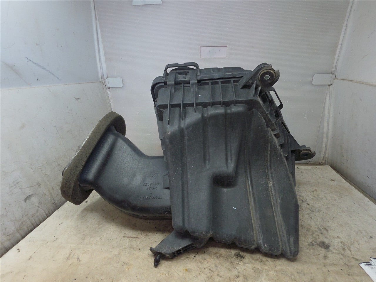 Used OEM 2010-2015 CAMARO AIR INTAKE BOX FILTER HOUSING SS WITH INLET, actual item photo 11
